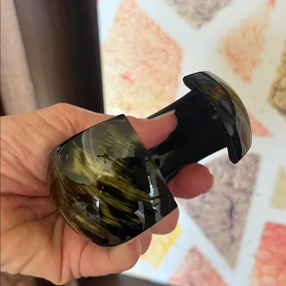 Green Chunky Bangle Bracelet - Picture 5 of 9